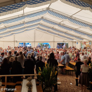 Dekanatasgottesdienst volles Zelt